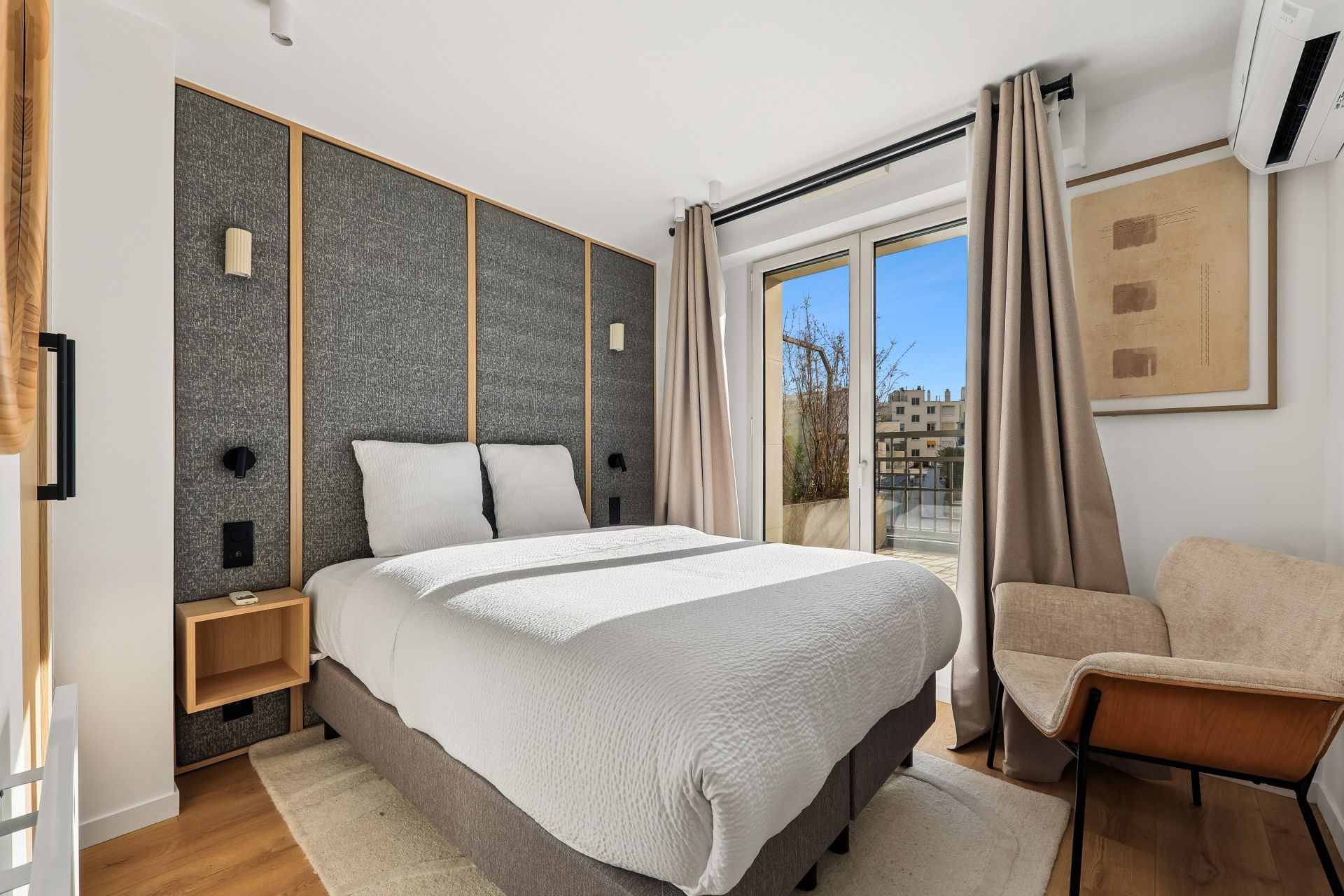 luxury apartment 3 Rooms for sale on PARIS (75116)