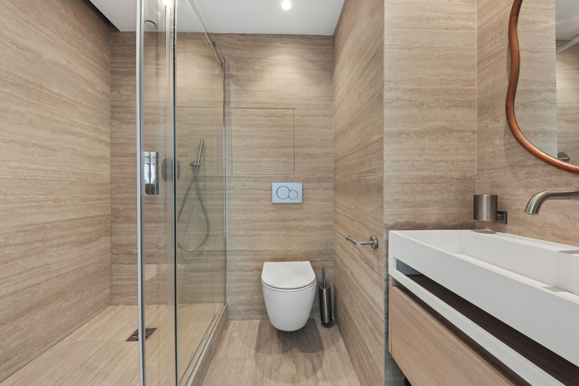 luxury apartment 3 Rooms for sale on PARIS (75116)