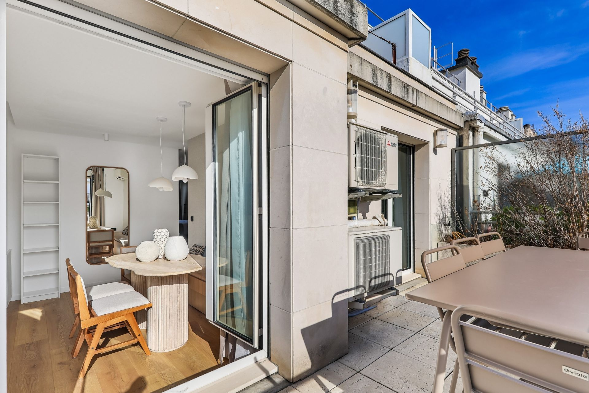 luxury apartment 3 Rooms for sale on PARIS (75116)