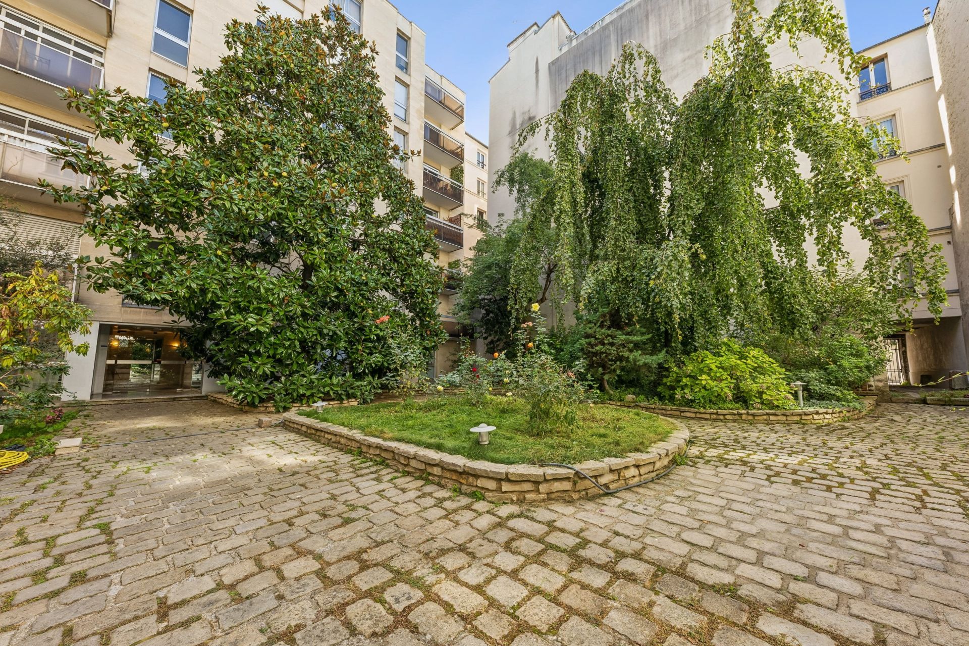luxury apartment 2 Rooms for sale on PARIS (75007)