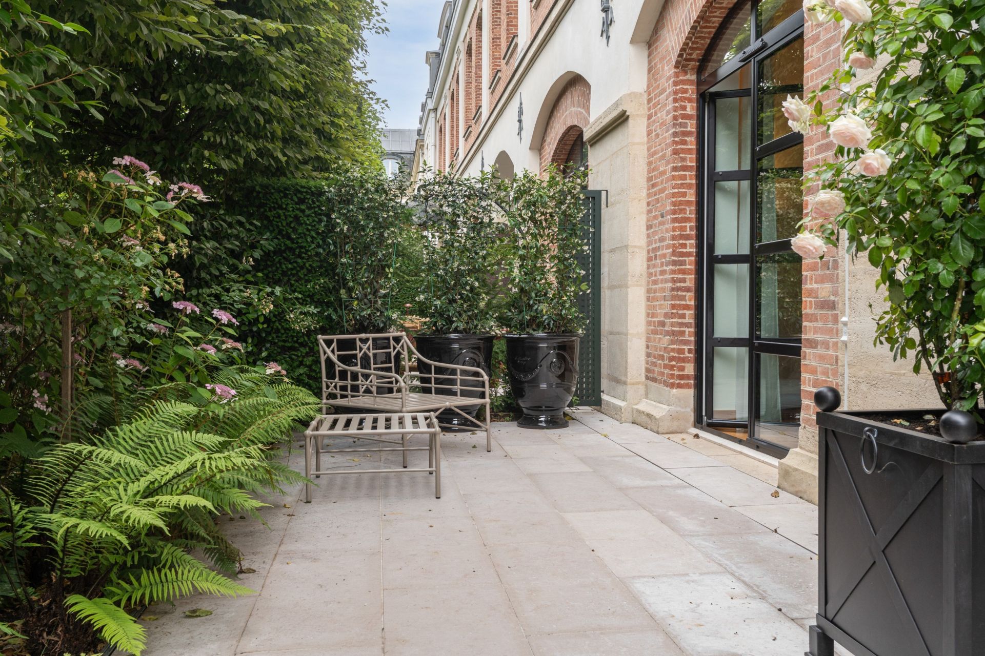 luxury house 12 Rooms for sale on PARIS (75007)
