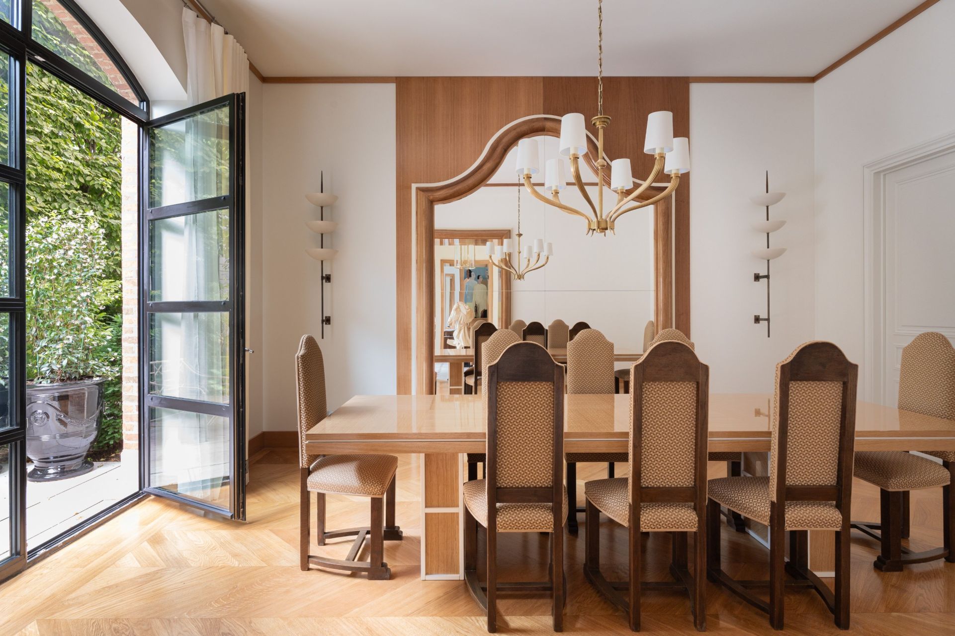 luxury house 12 Rooms for sale on PARIS (75007)