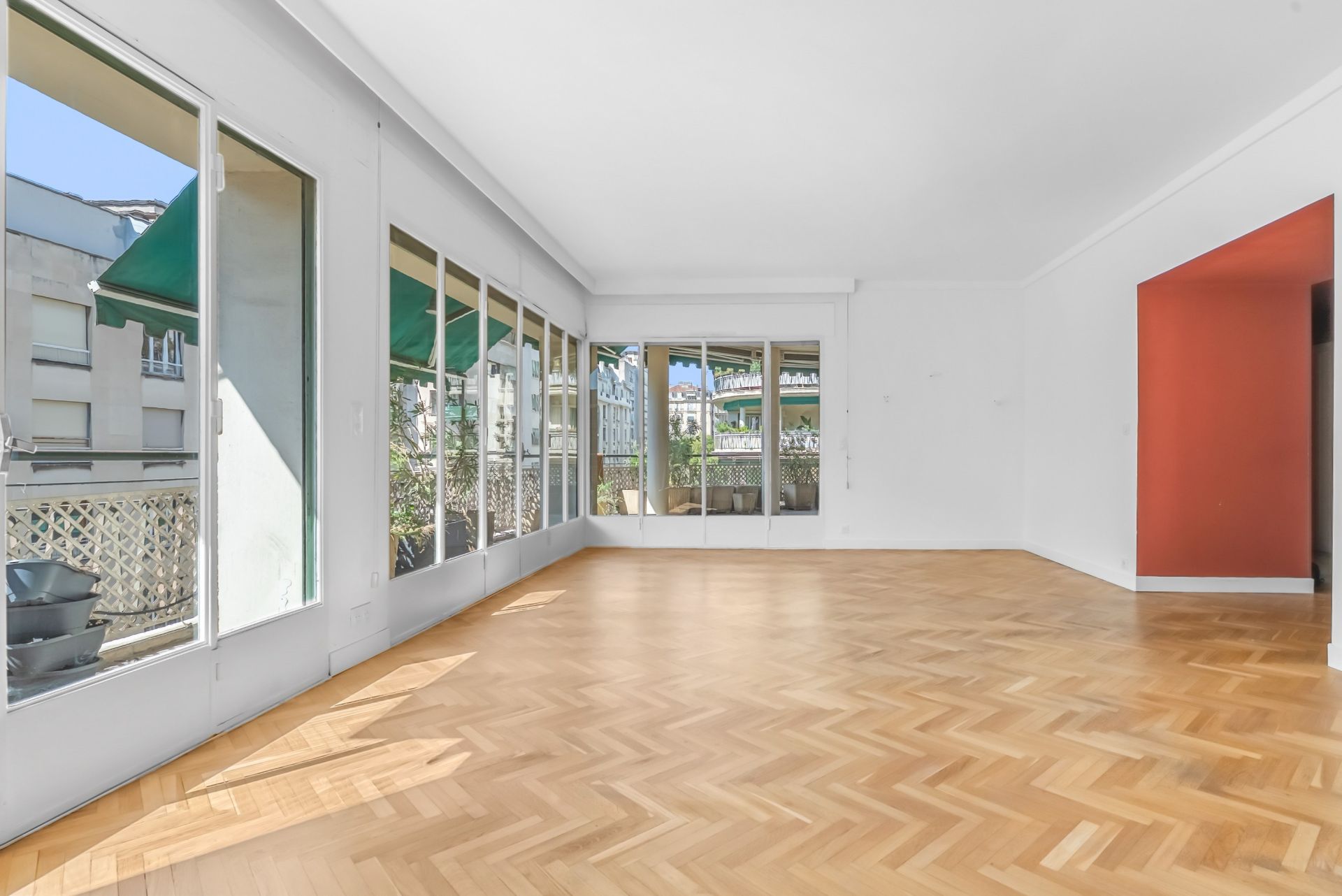 luxury apartment 4 Rooms for rent on MARSEILLE (13008)
