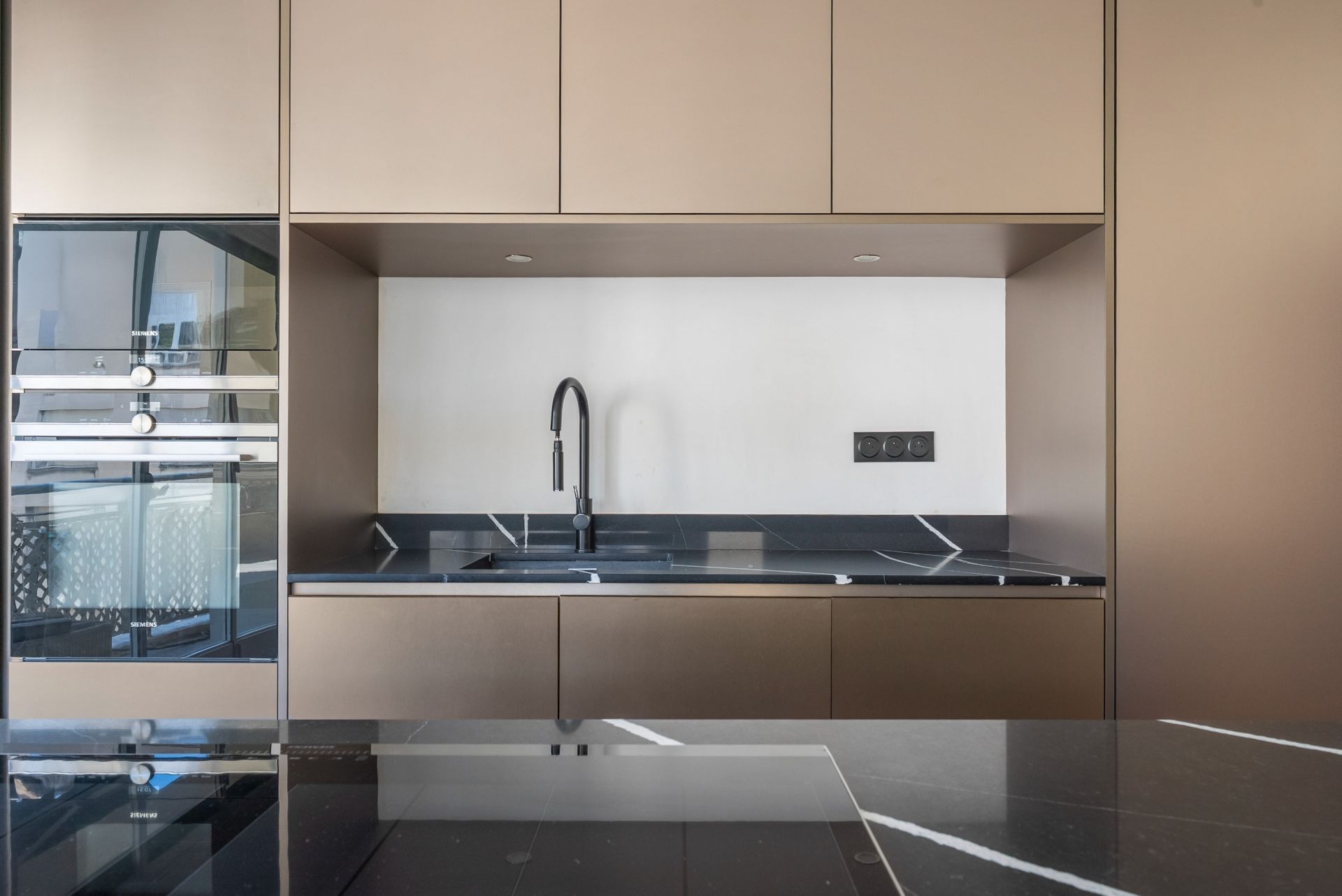 luxury apartment 4 Rooms for rent on MARSEILLE (13008)