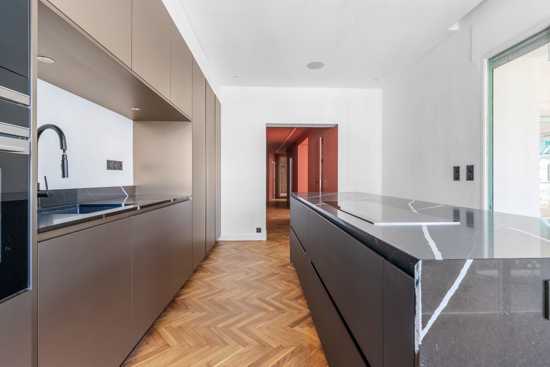 luxury apartment 4 Rooms for rent on MARSEILLE (13008)