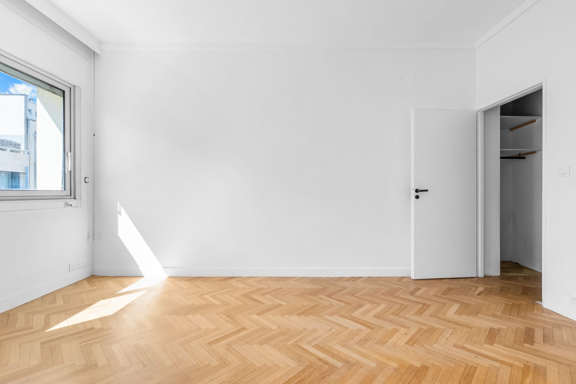 luxury apartment 4 Rooms for rent on MARSEILLE (13008)