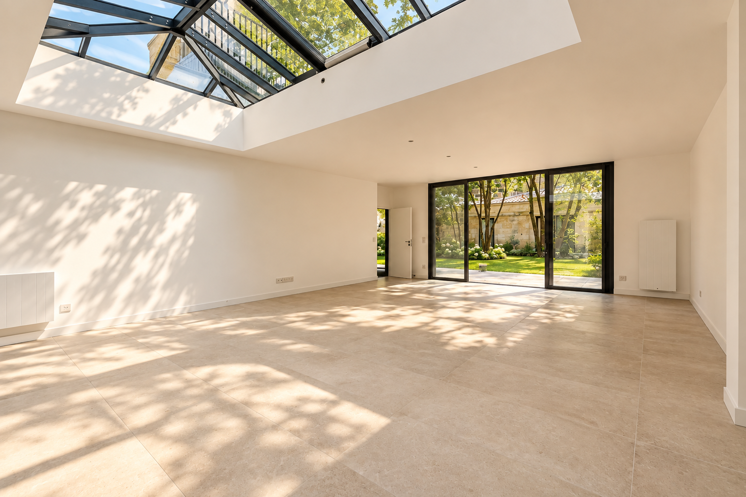 luxury apartment 5 Rooms for sale on BORDEAUX (33000)
