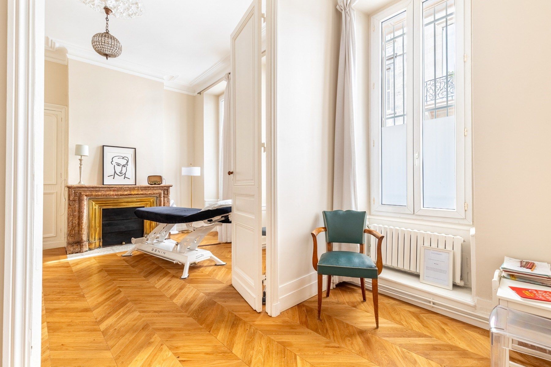 luxury house 10 Rooms for sale on BORDEAUX (33000)