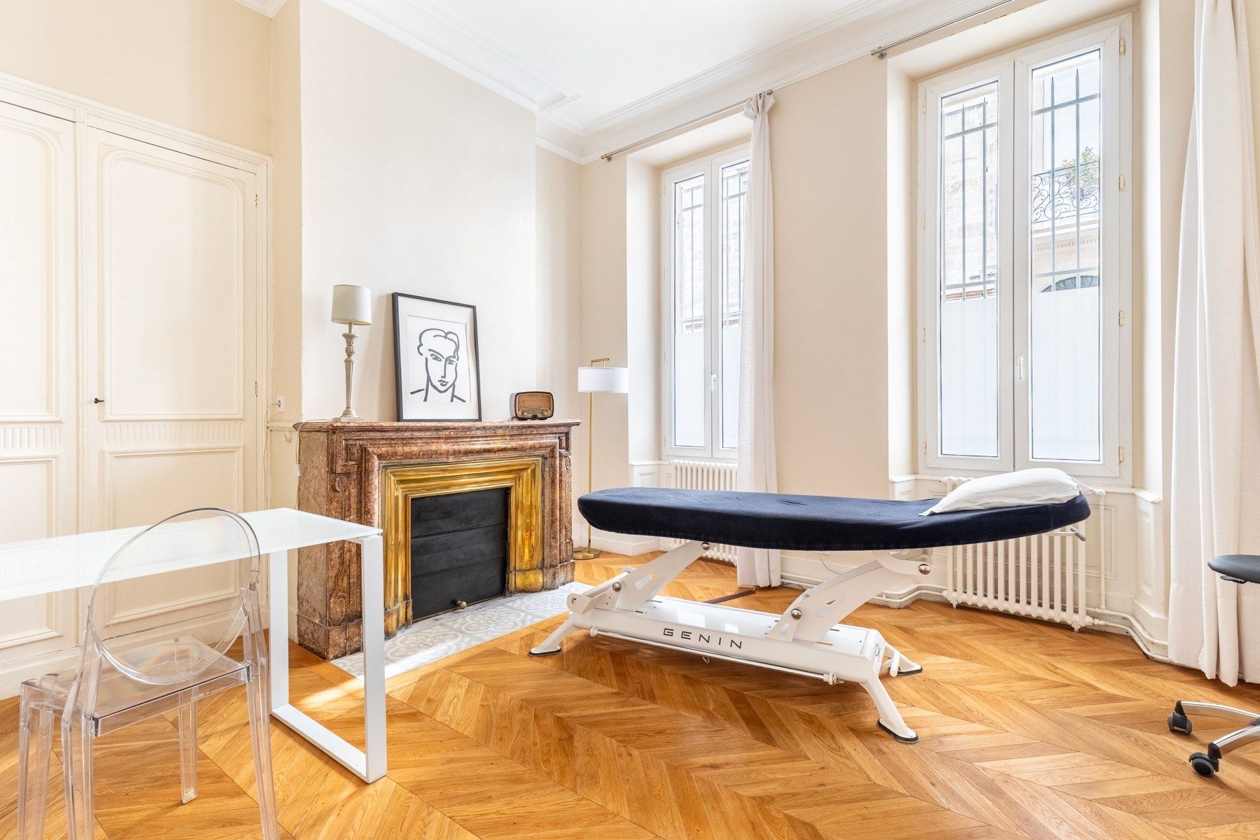luxury house 10 Rooms for sale on BORDEAUX (33000)