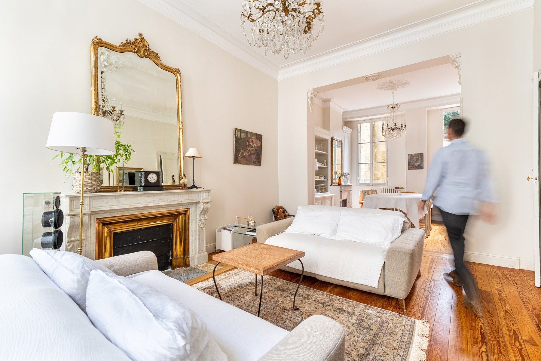 luxury house 10 Rooms for sale on BORDEAUX (33000)