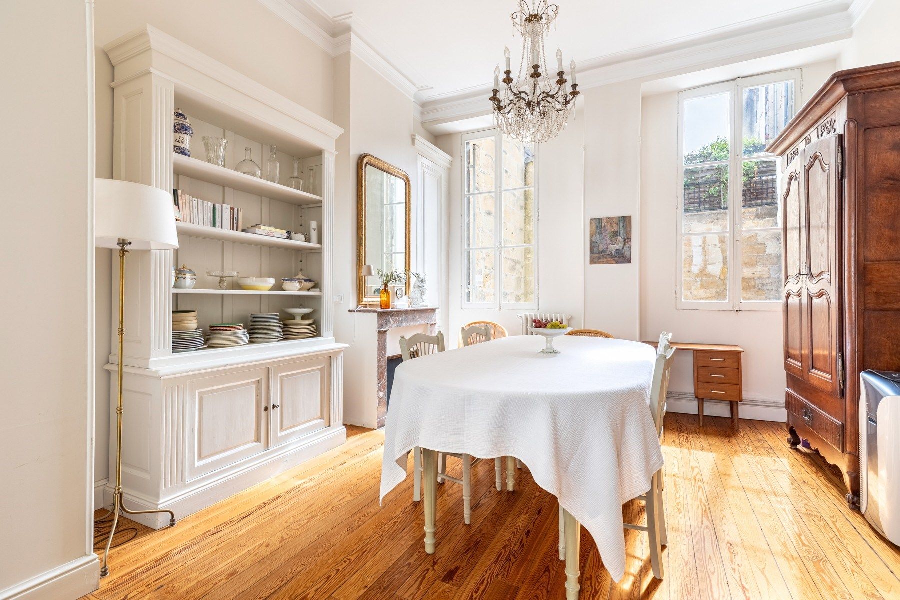 luxury house 10 Rooms for sale on BORDEAUX (33000)