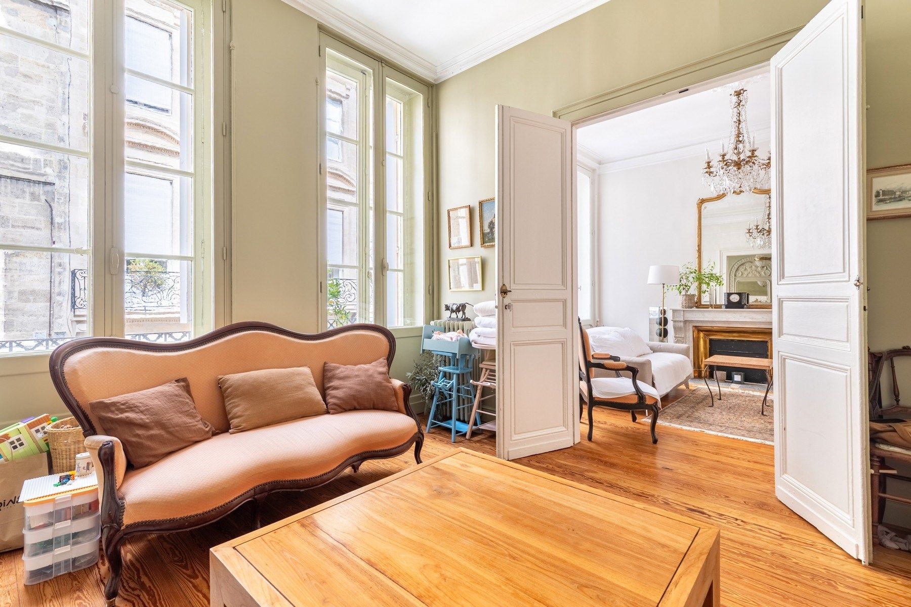luxury house 10 Rooms for sale on BORDEAUX (33000)
