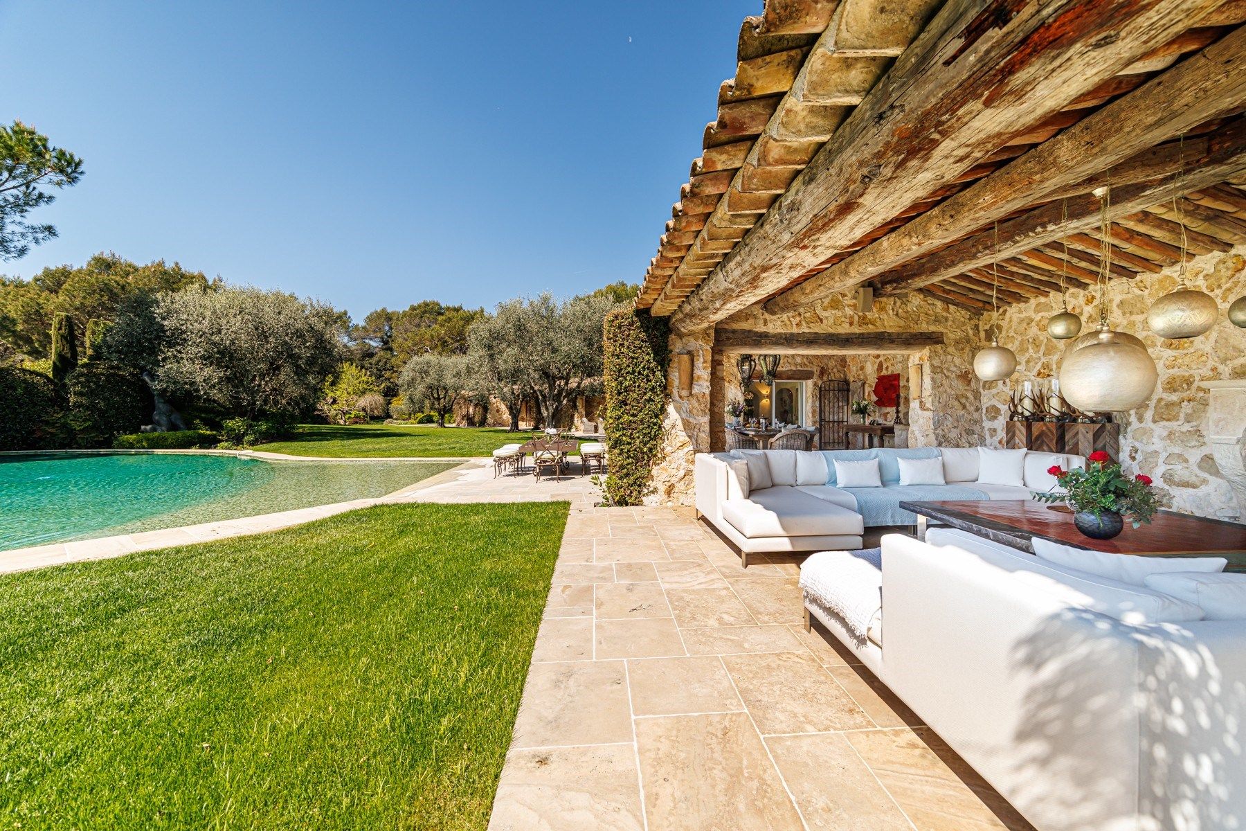 luxury provencale house 11 Rooms for sale on LA COLLE SUR LOUP (06480)