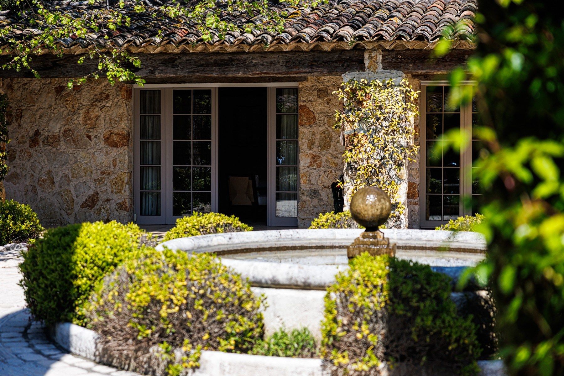 luxury provencale house 11 Rooms for sale on LA COLLE SUR LOUP (06480)