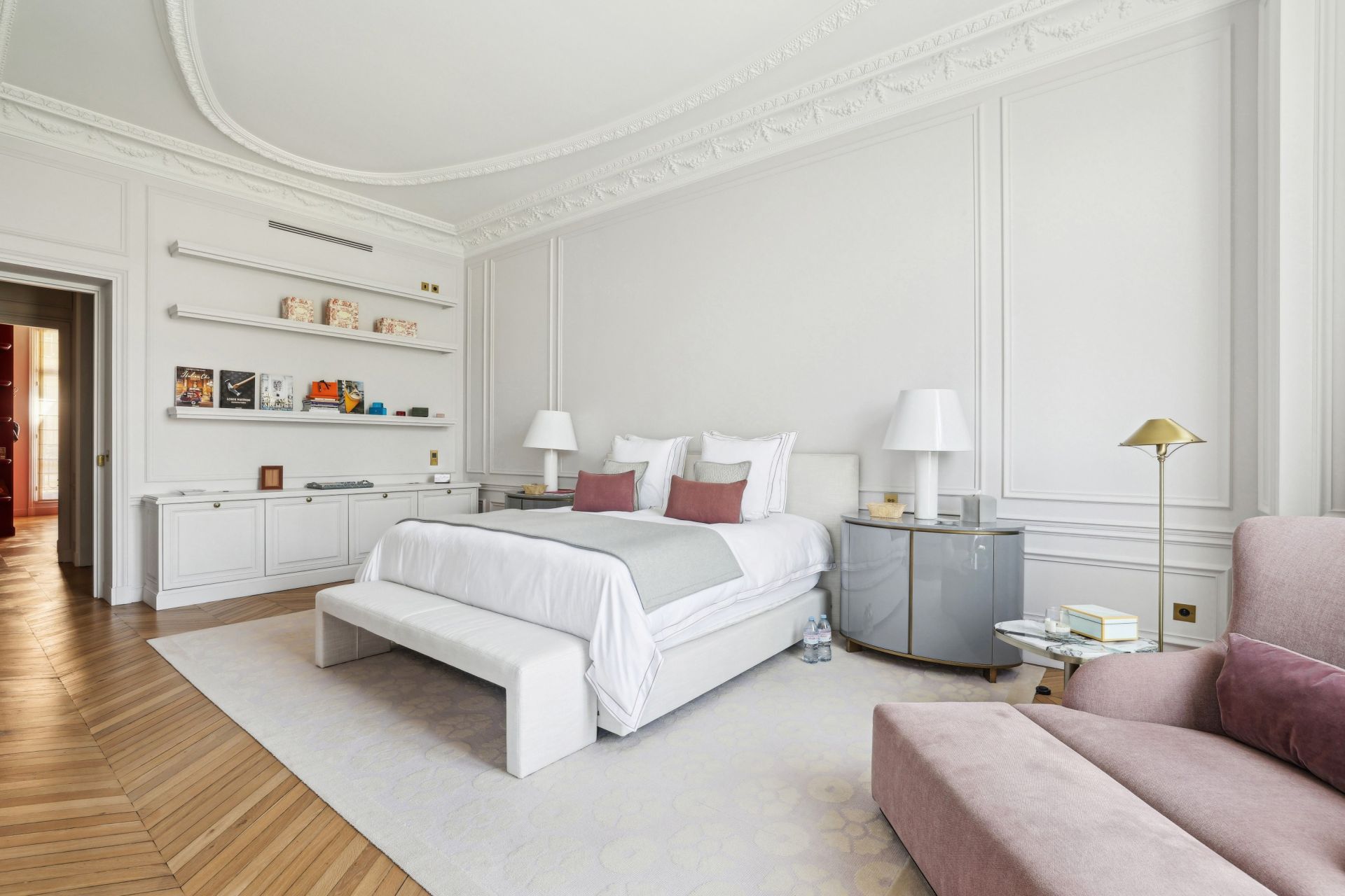 luxury apartment 7 Rooms for sale on PARIS (75016)