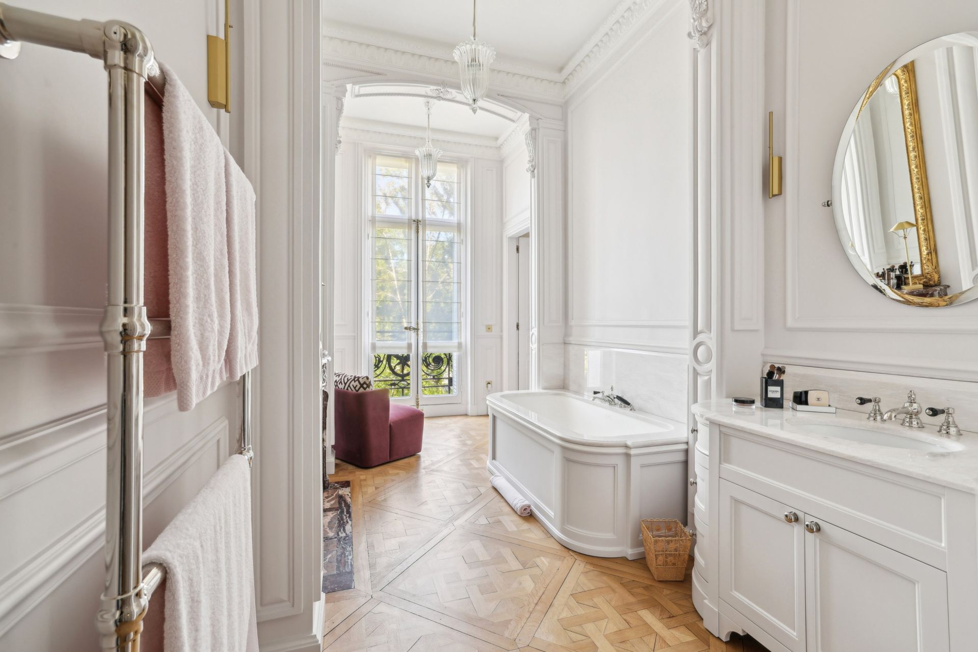 luxury apartment 7 Rooms for sale on PARIS (75016)