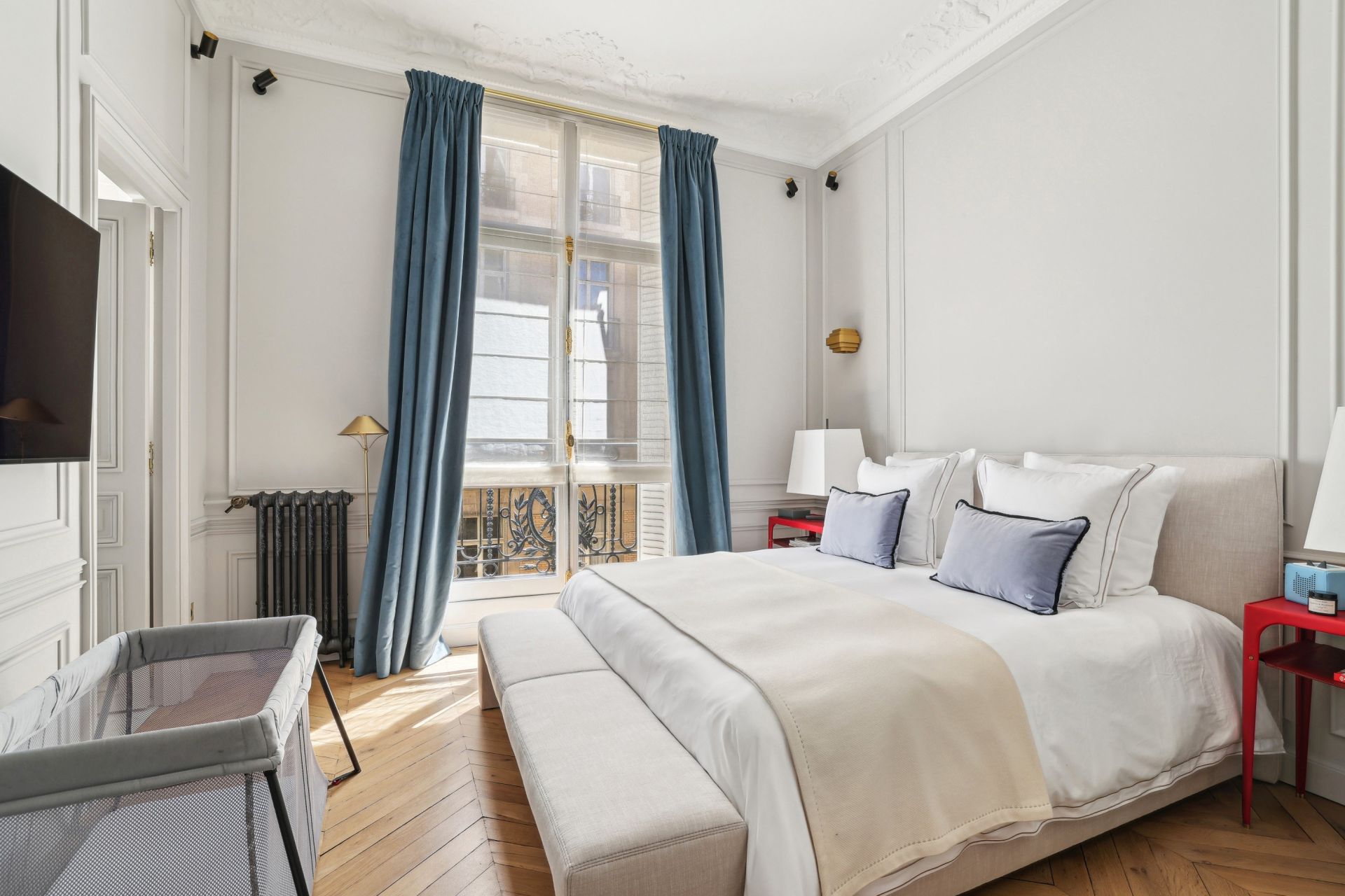 luxury apartment 7 Rooms for sale on PARIS (75016)