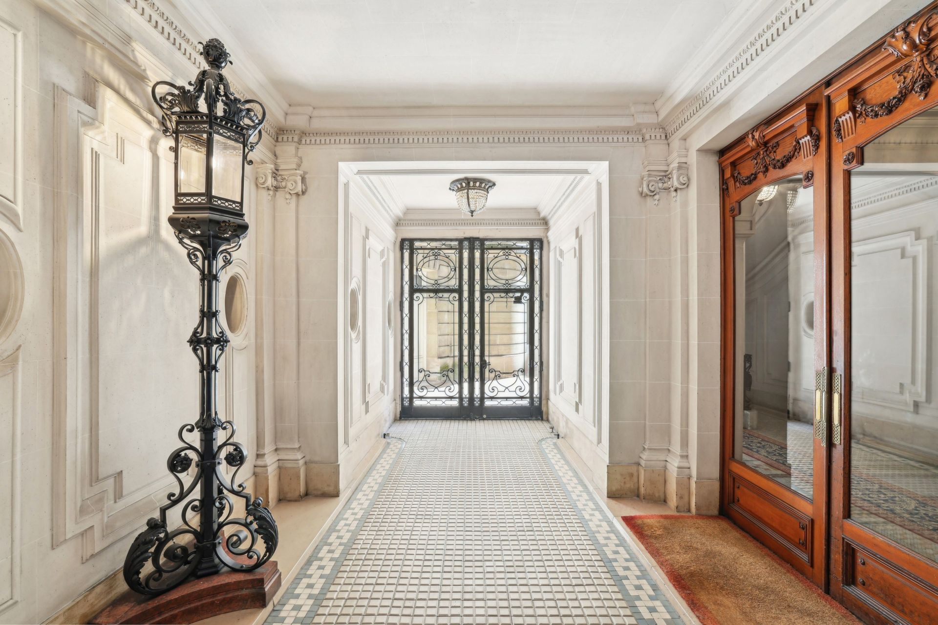 luxury apartment 7 Rooms for sale on PARIS (75016)