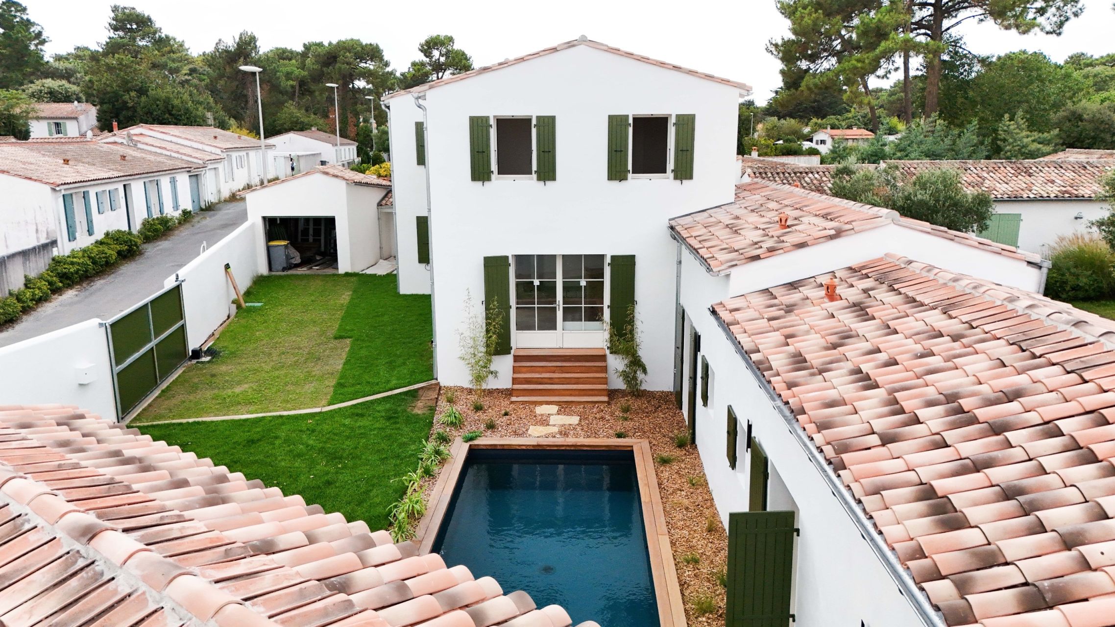 luxury house 10 Rooms for sale on RIVEDOUX PLAGE (17940)