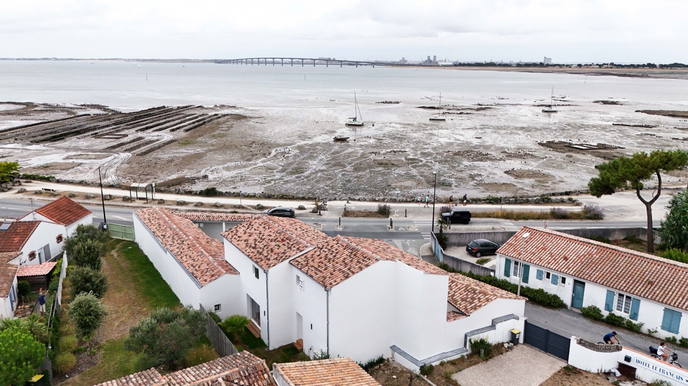 luxury house 10 Rooms for sale on RIVEDOUX PLAGE (17940)