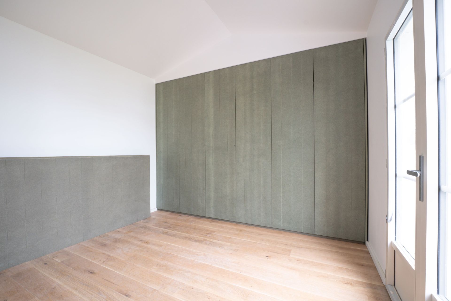 luxury house 10 Rooms for sale on RIVEDOUX PLAGE (17940)