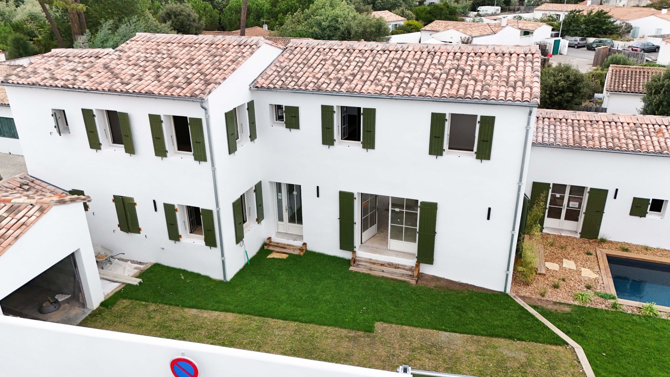 luxury house 10 Rooms for sale on RIVEDOUX PLAGE (17940)