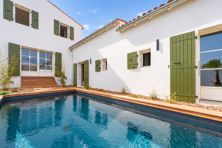 luxury house 10 Rooms for sale on RIVEDOUX PLAGE (17940)