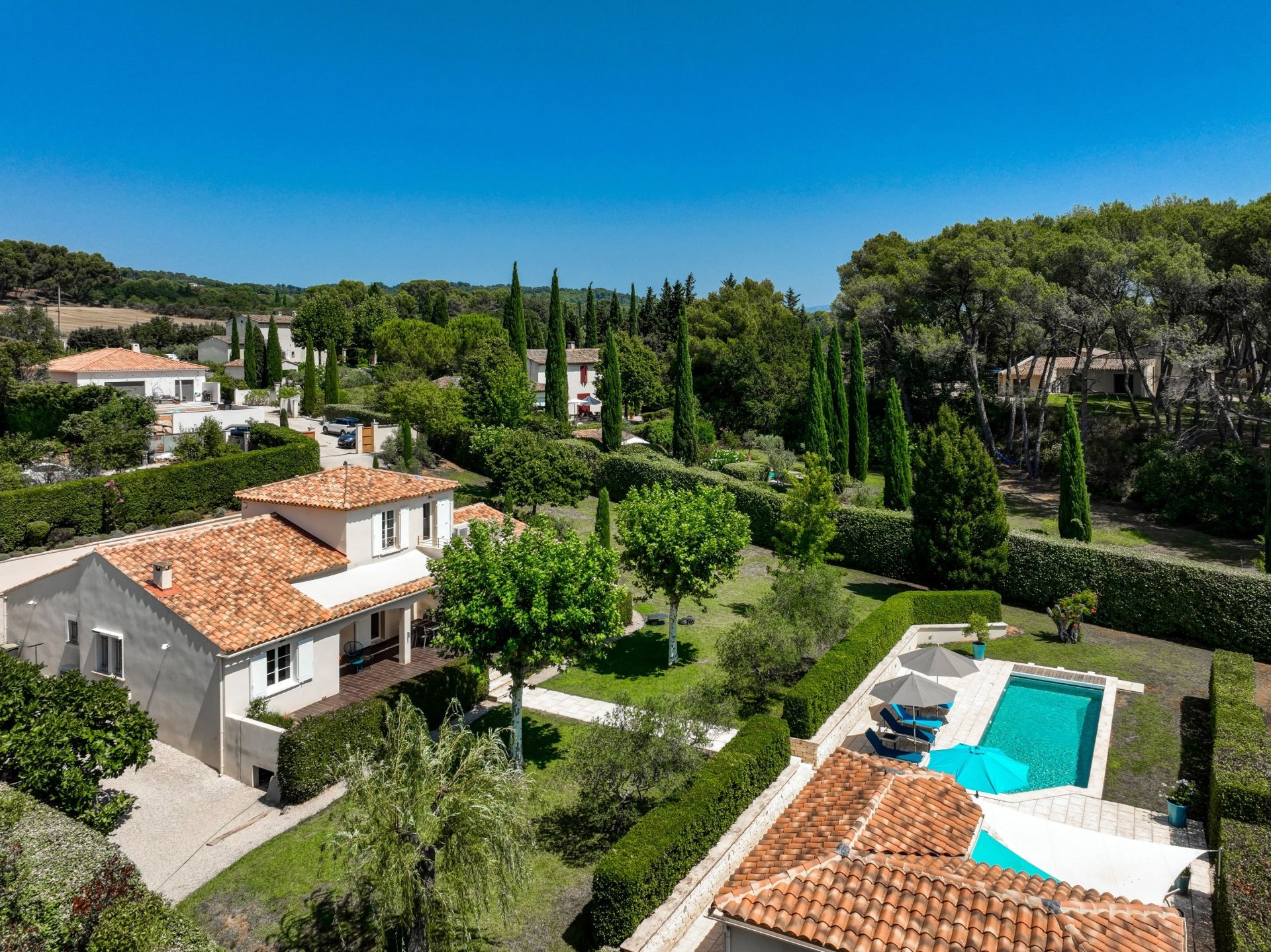 luxury house 5 Rooms for sale on AIX EN PROVENCE (13100)