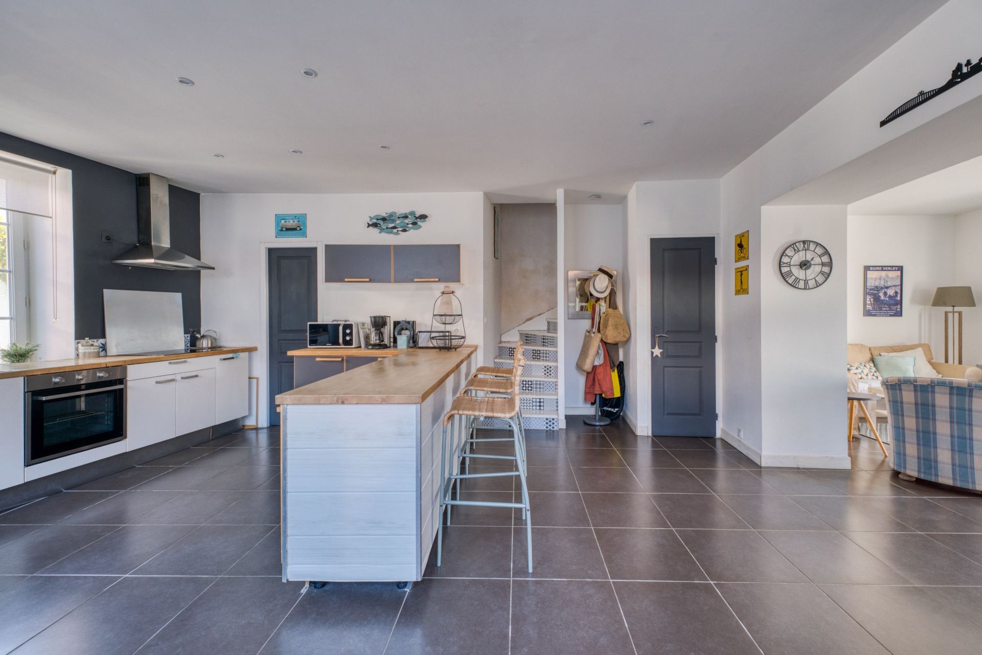 luxury house 5 Rooms for sale on LOIX (17111)