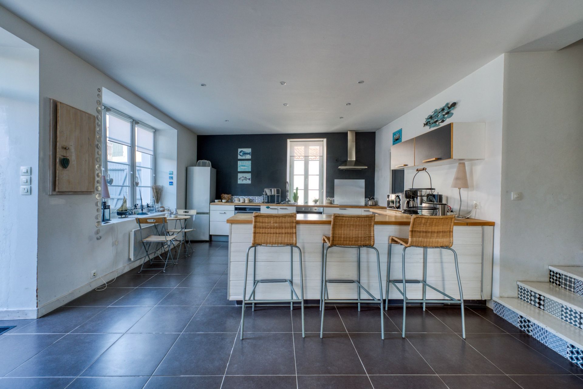 luxury house 5 Rooms for sale on LOIX (17111)