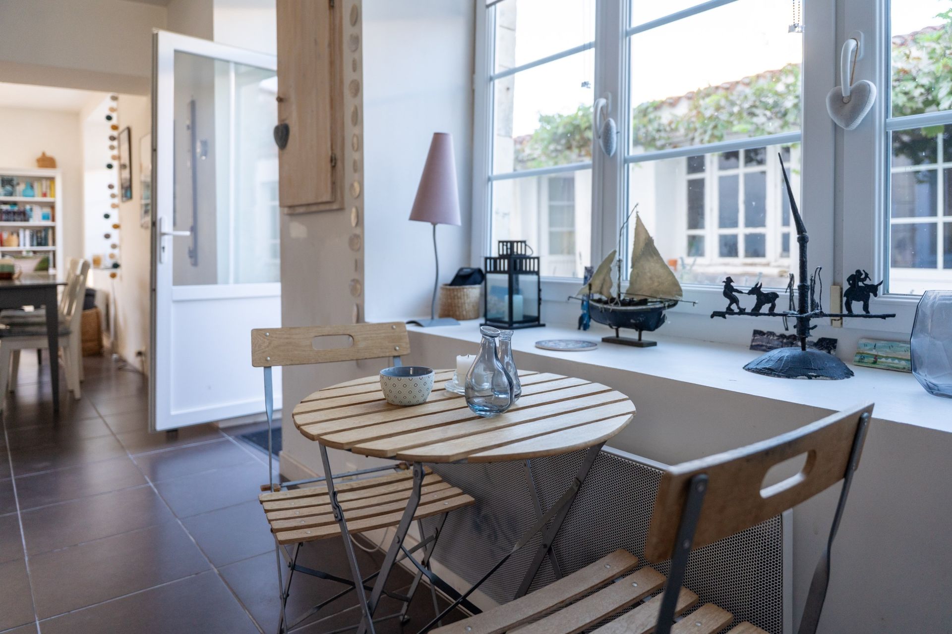 luxury house 5 Rooms for sale on LOIX (17111)