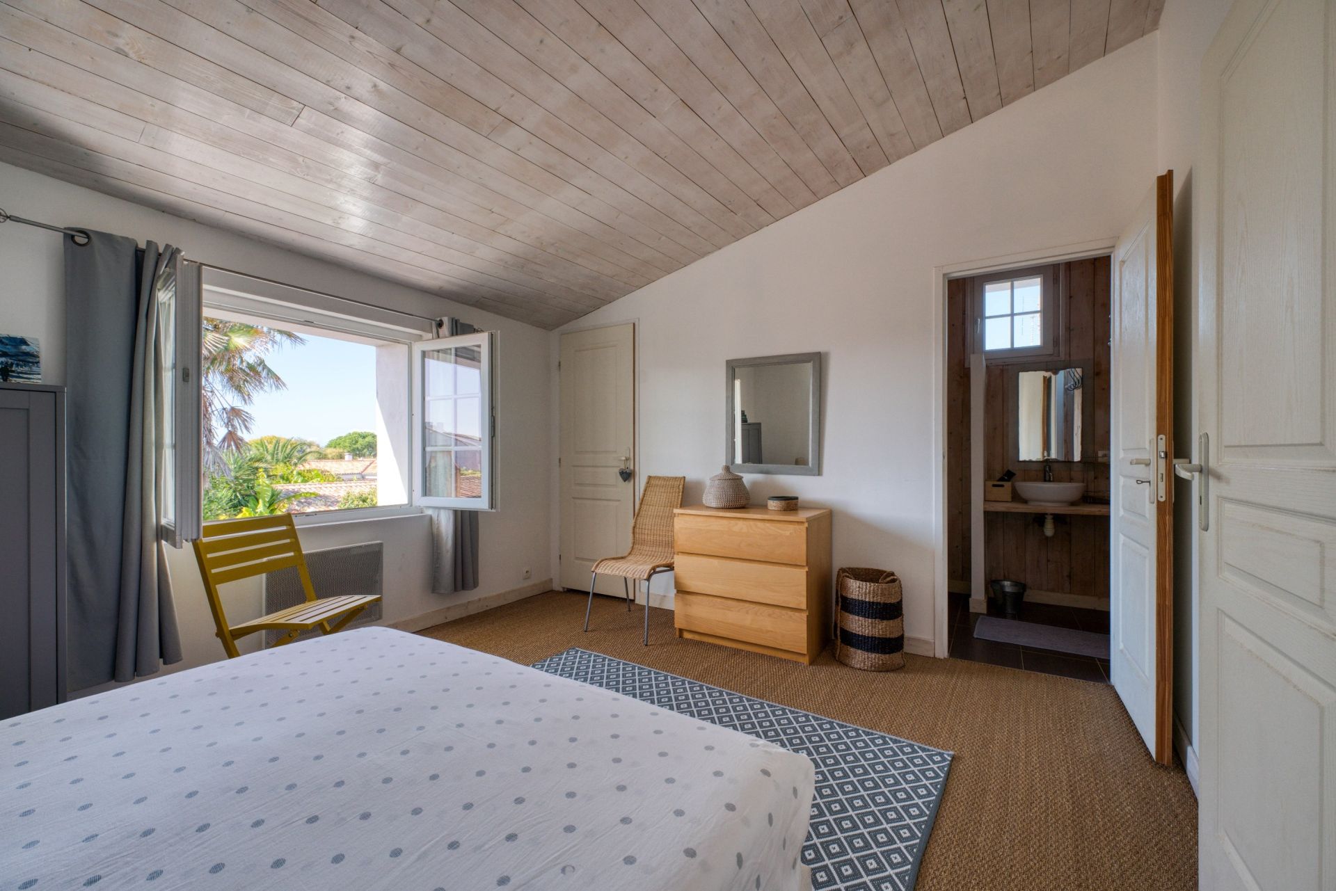 luxury house 5 Rooms for sale on LOIX (17111)