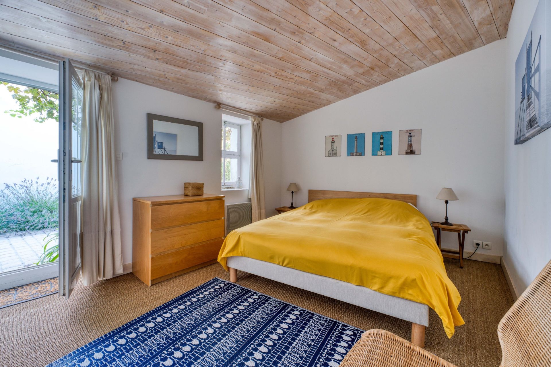 luxury house 5 Rooms for sale on LOIX (17111)