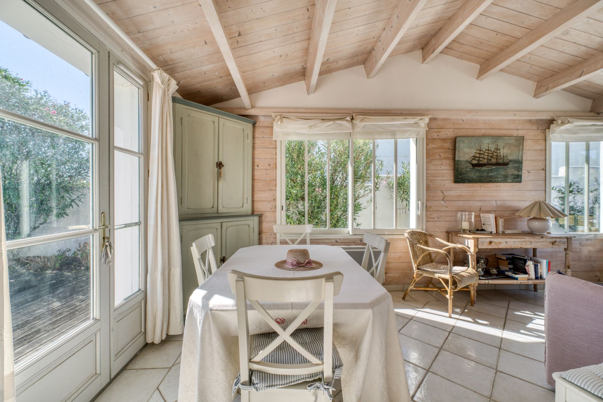luxury house 5 Rooms for sale on LOIX (17111)
