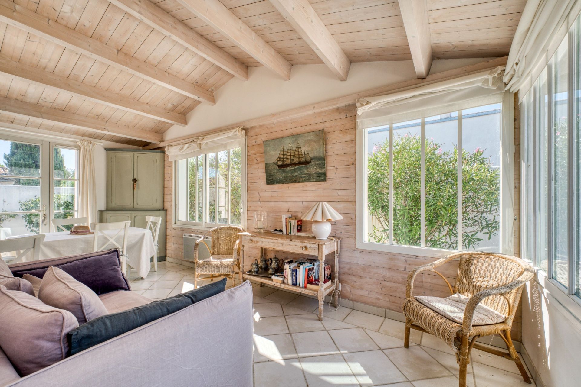 luxury house 5 Rooms for sale on LOIX (17111)