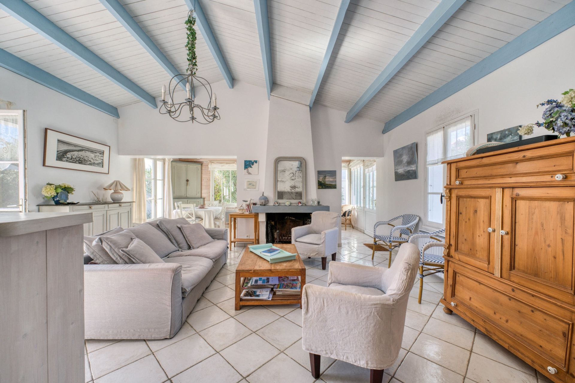 luxury house 5 Rooms for sale on LOIX (17111)