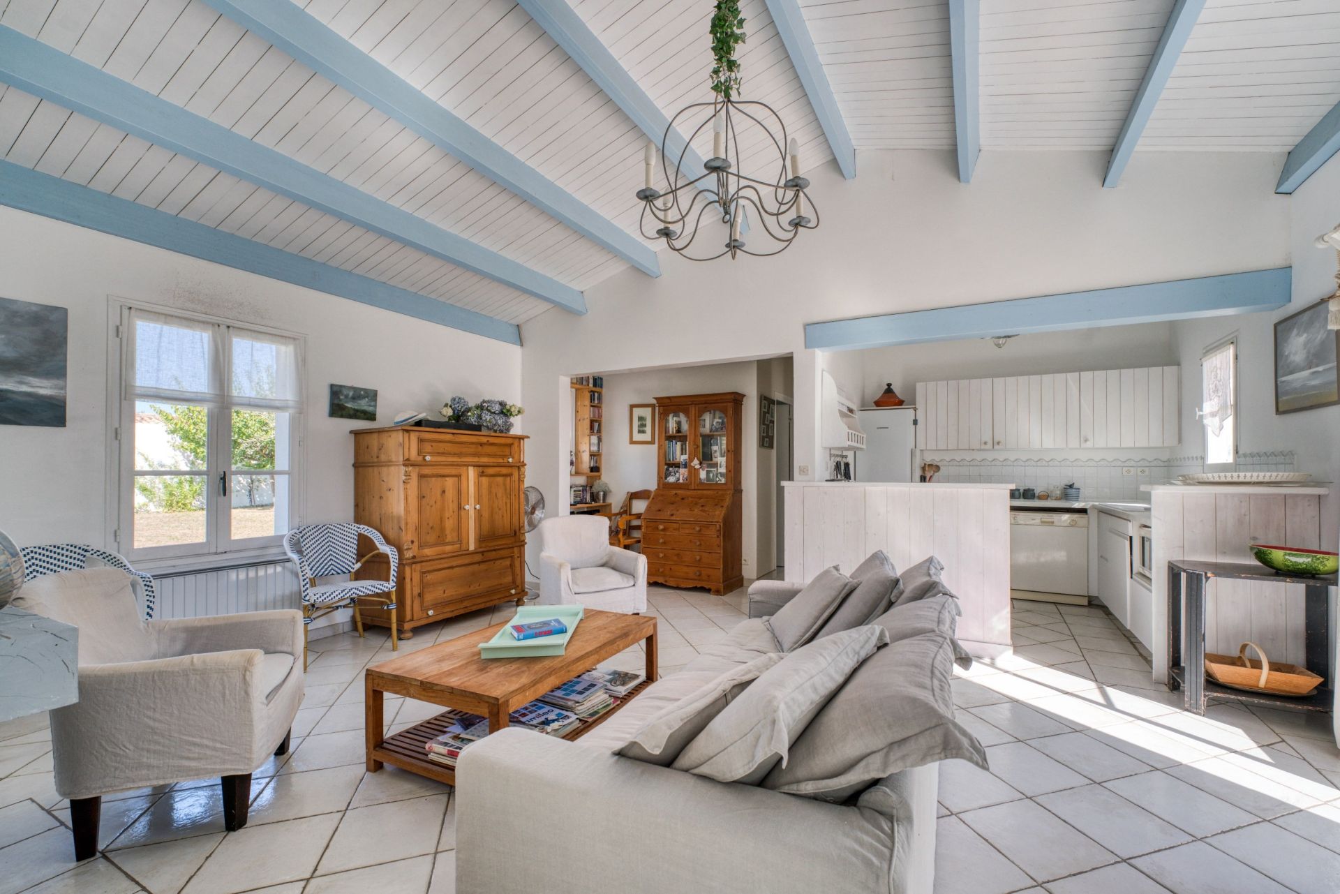 luxury house 5 Rooms for sale on LOIX (17111)