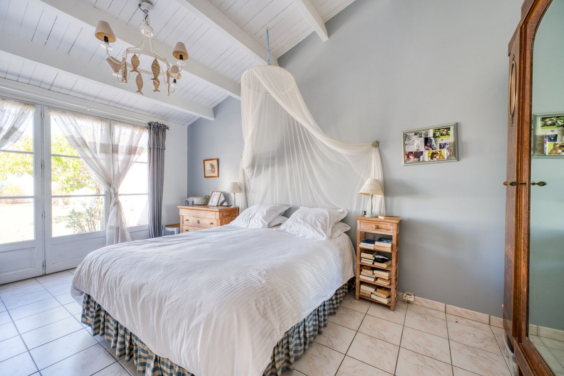 luxury house 5 Rooms for sale on LOIX (17111)