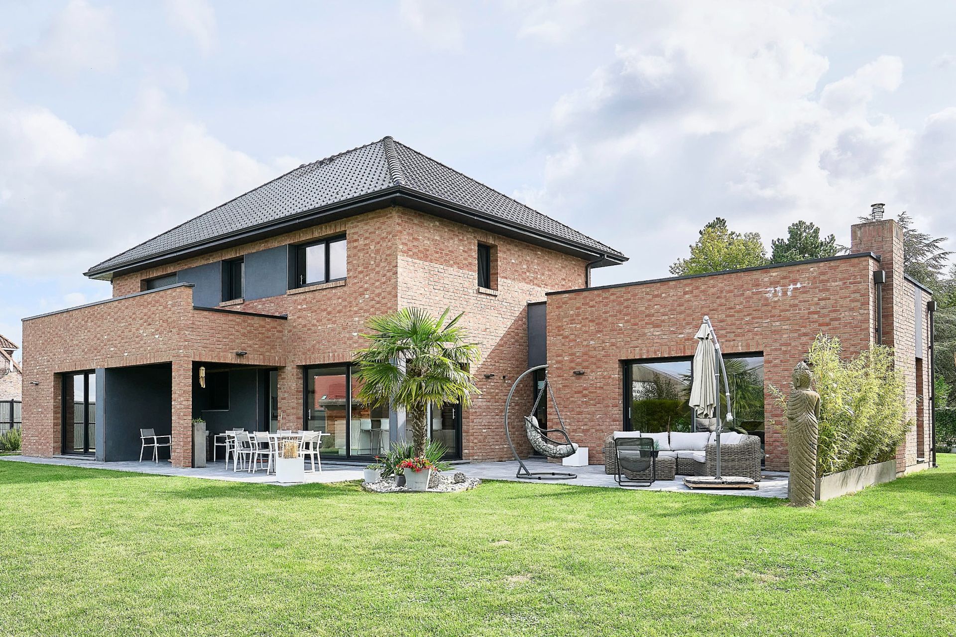 luxury house 9 Rooms for sale on AUBERS (59249)