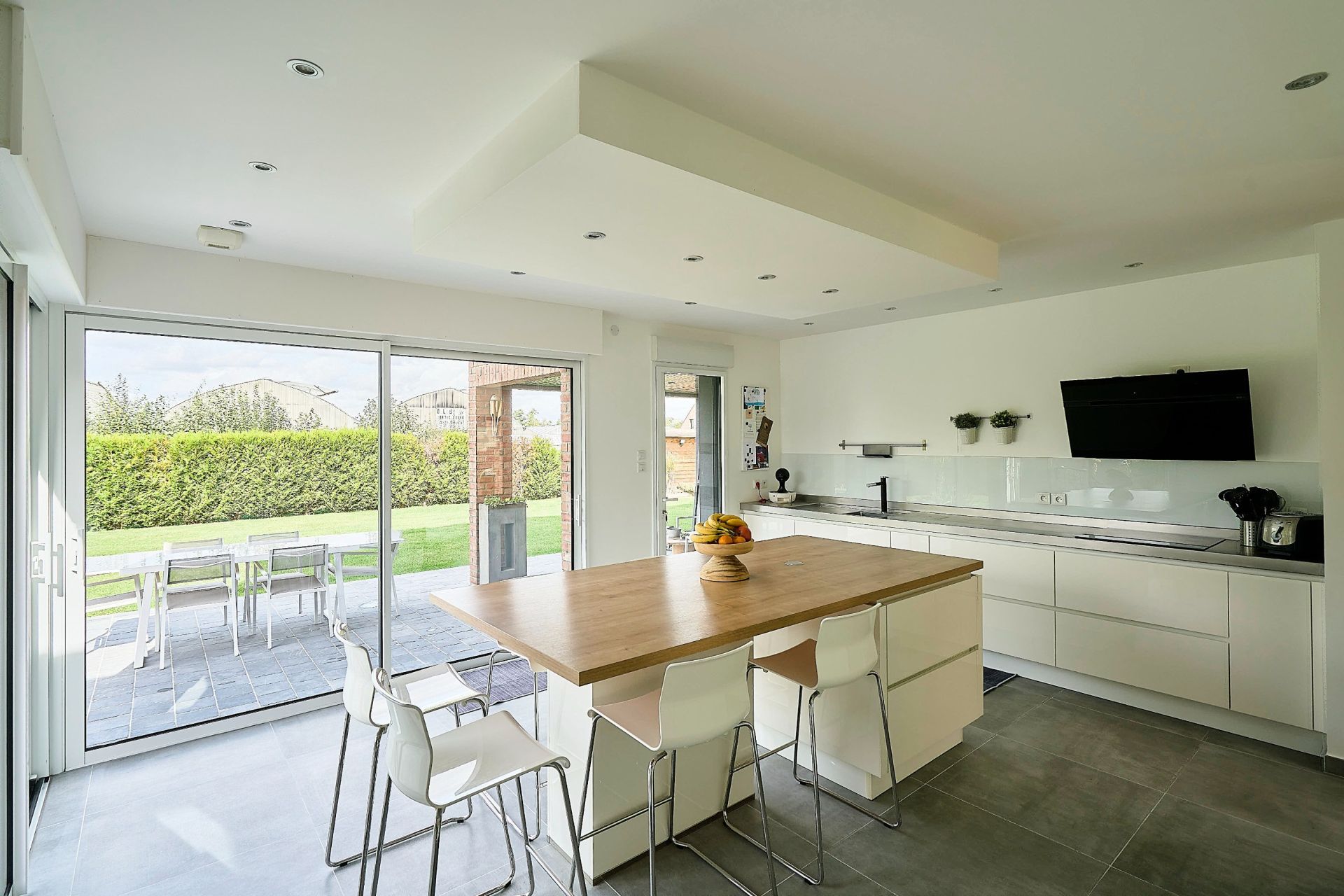 luxury house 9 Rooms for sale on AUBERS (59249)