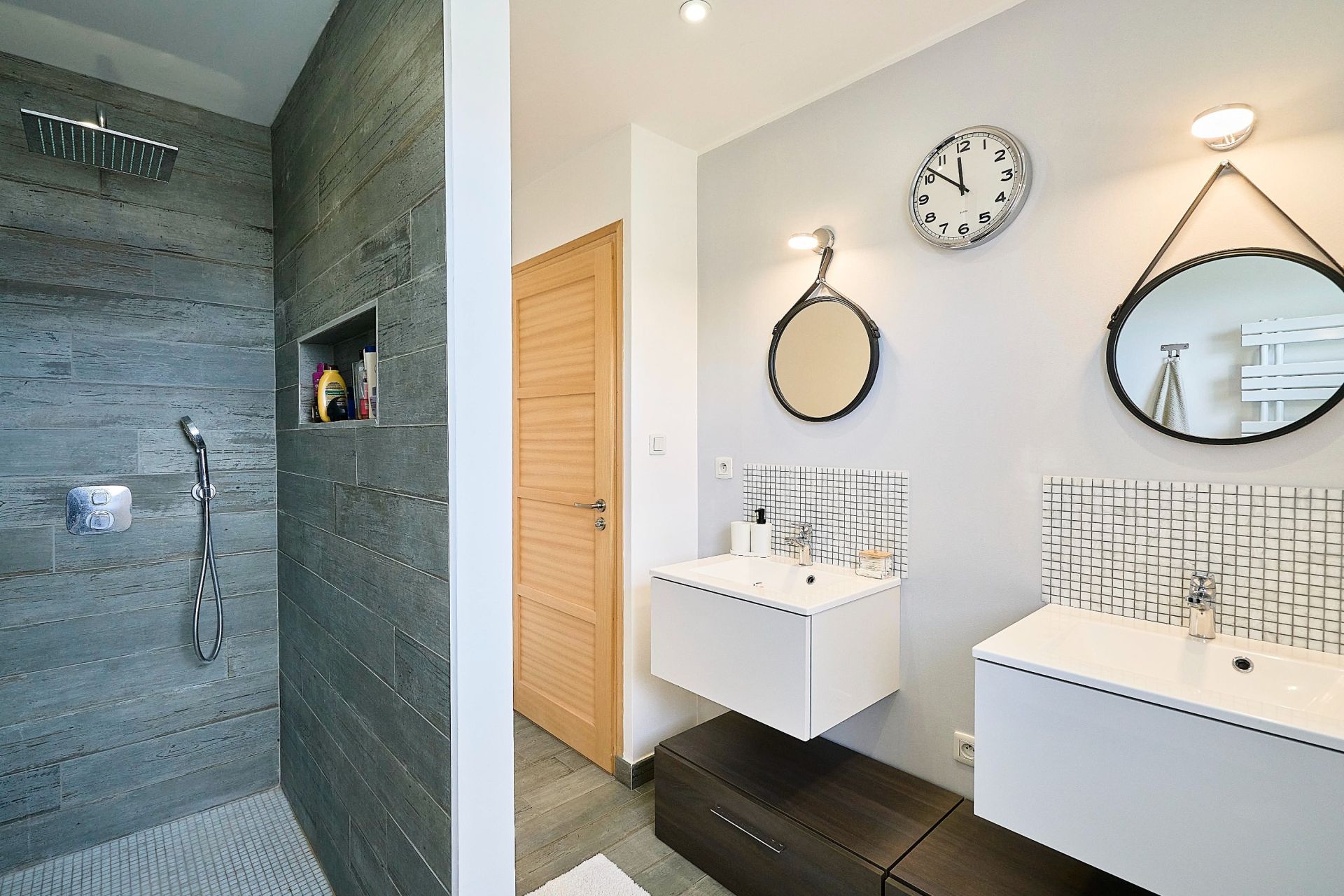 luxury house 9 Rooms for sale on AUBERS (59249)