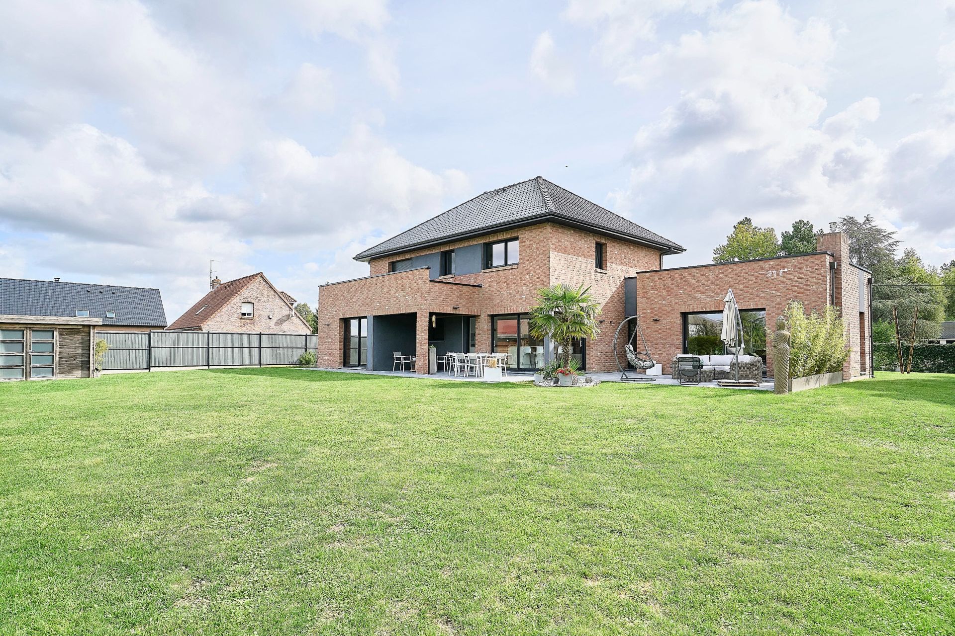 luxury house 9 Rooms for sale on AUBERS (59249)