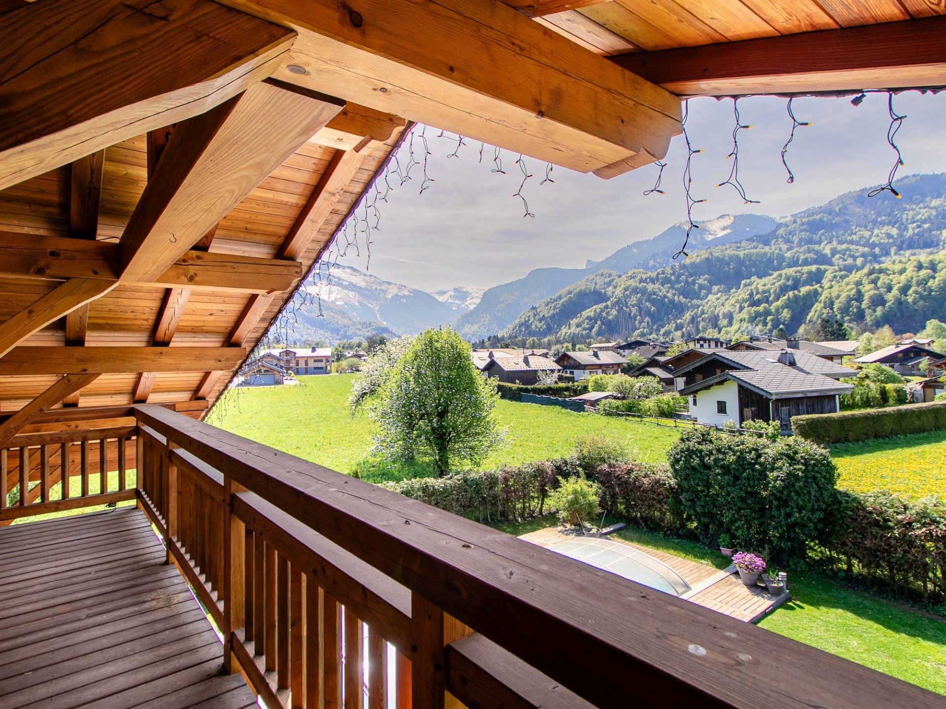 luxury chalet 14 Rooms for sale on SAMOENS (74340)