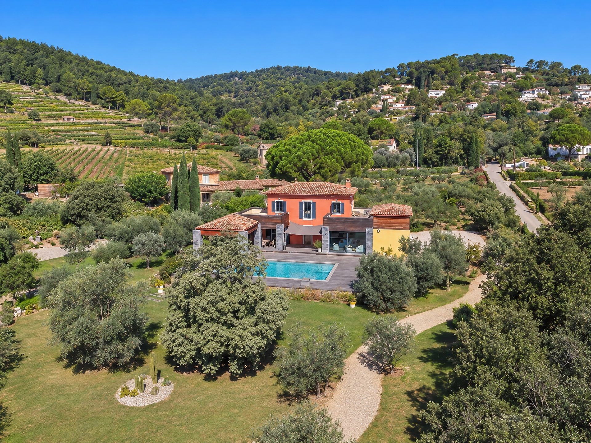 maison de luxe 5 Pièces en vente sur COTIGNAC (83570)