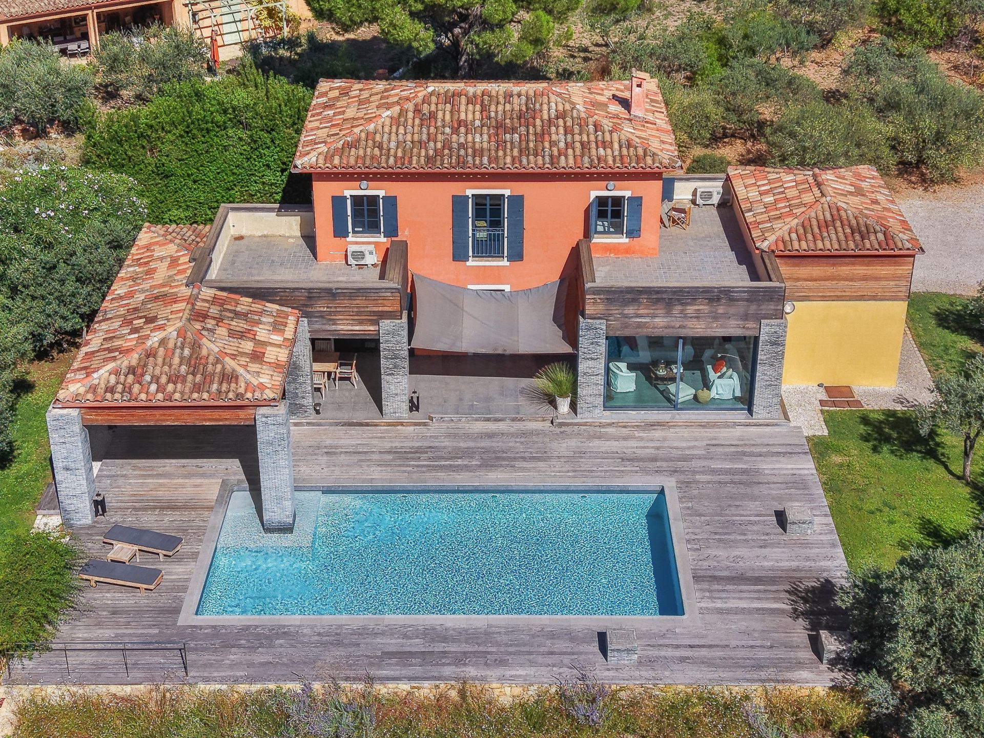 maison de luxe 5 Pièces en vente sur COTIGNAC (83570)