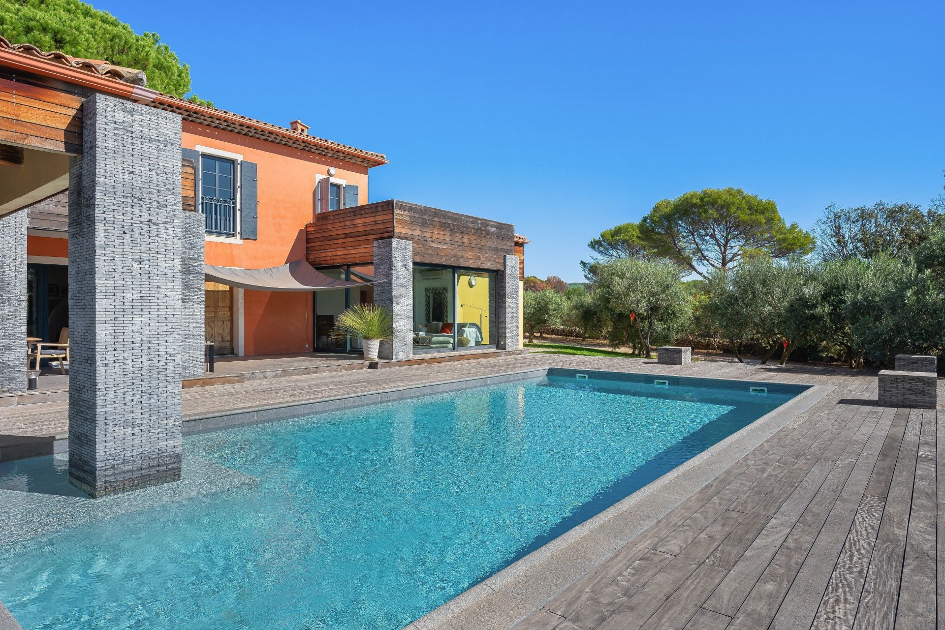 maison de luxe 5 Pièces en vente sur COTIGNAC (83570)