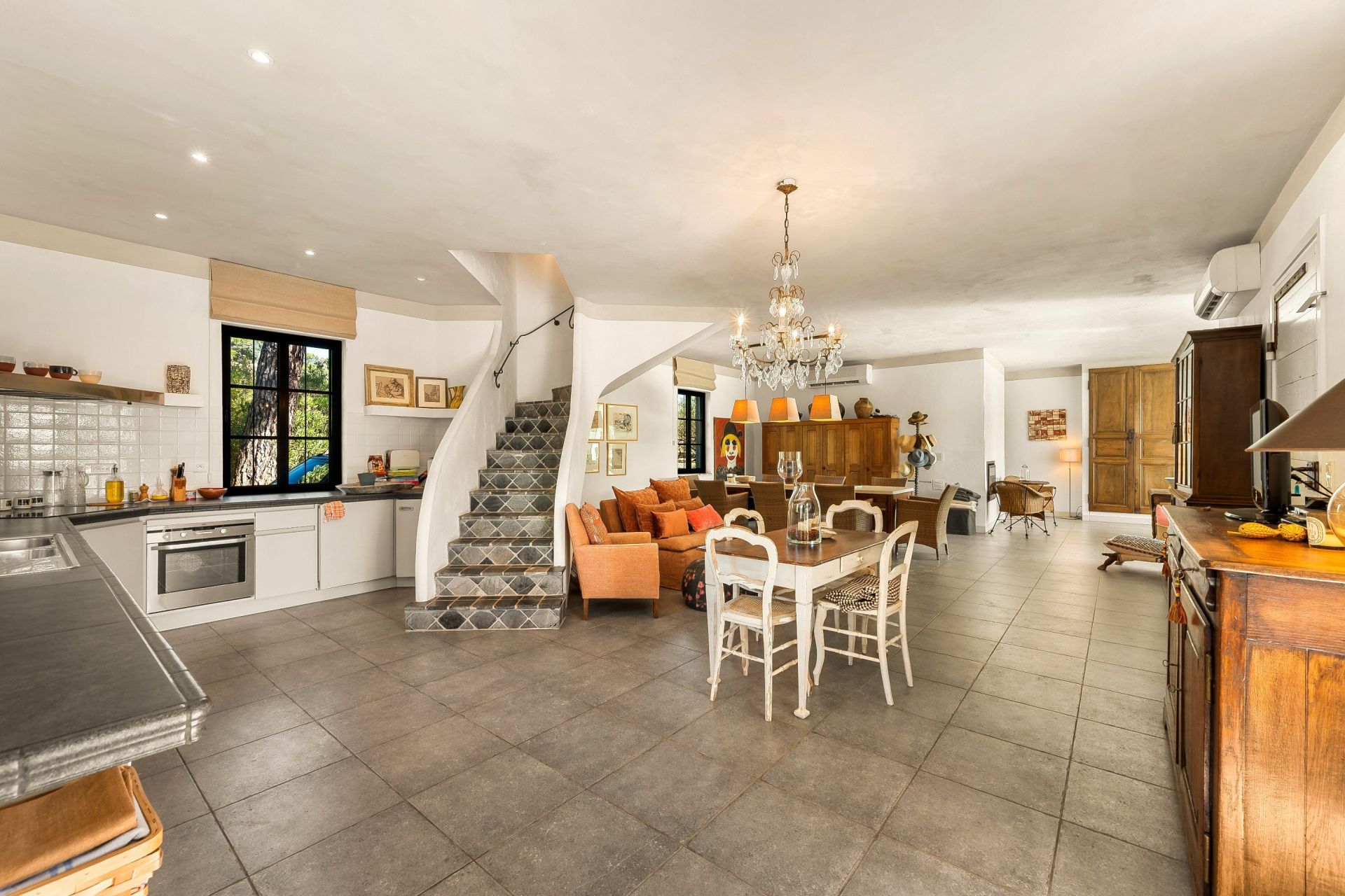 maison de luxe 5 Pièces en vente sur COTIGNAC (83570)