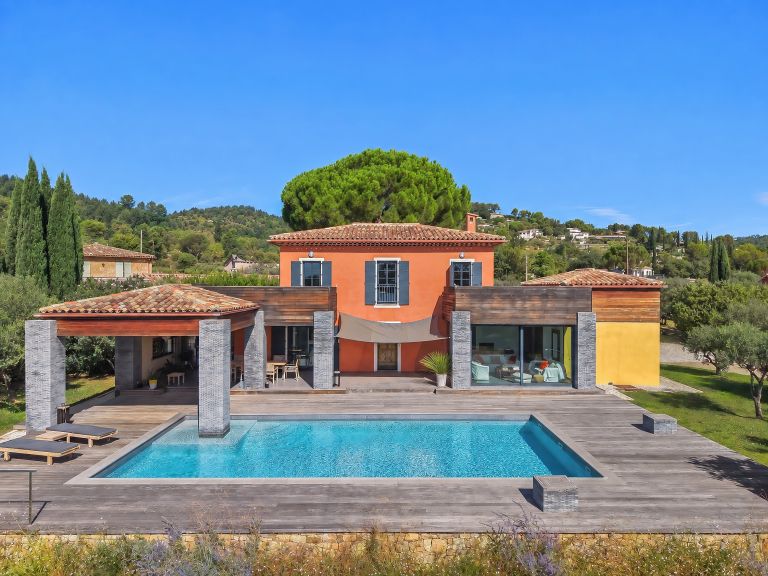 maison de luxe 5 Pièces en vente sur COTIGNAC (83570)