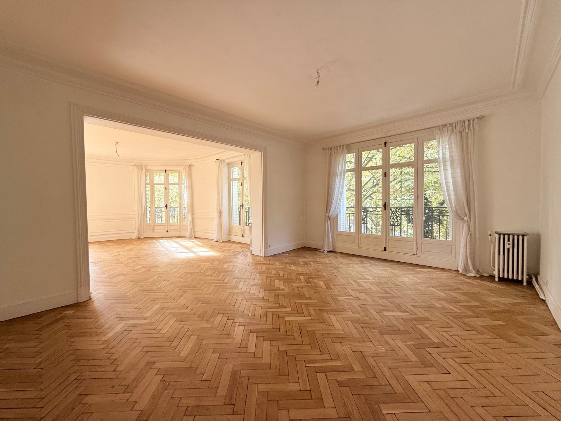 luxury apartment 7 Rooms for sale on LILLE (59000)