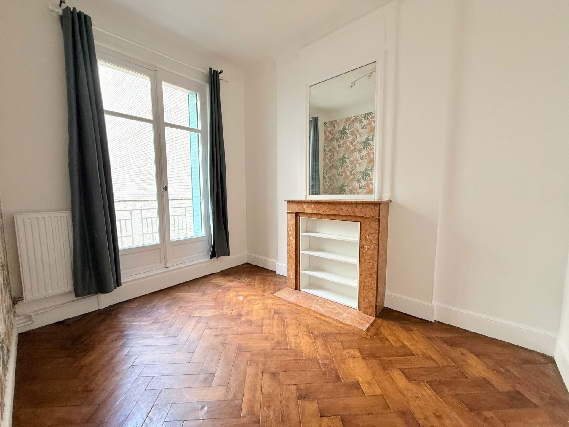 luxury apartment 7 Rooms for sale on LILLE (59000)